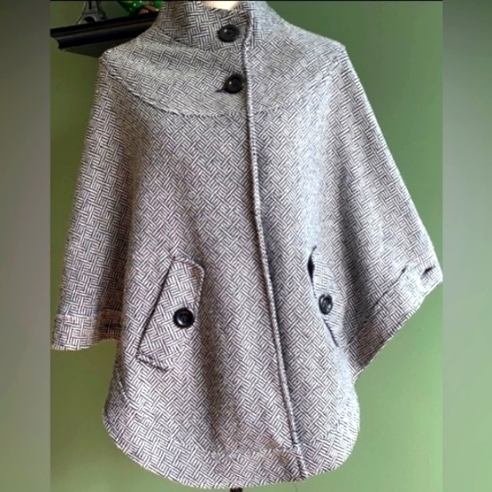 Women’s Black Lipstick black prints poncho jacket casual coat, size L/XL